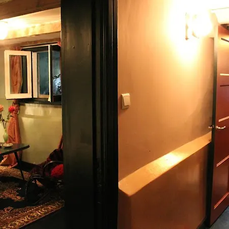 Oda ve Kahvaltı Petit Paris Amsterdam